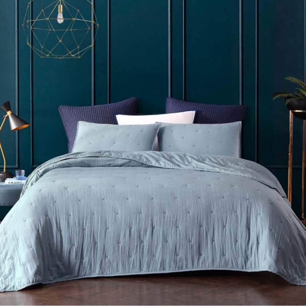 BOURINA Embroidery Quilt Set 3-Piece Oversized Queen Microfiber Soft Lightweight